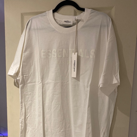 Essentials white tee - Picture 1 of 4